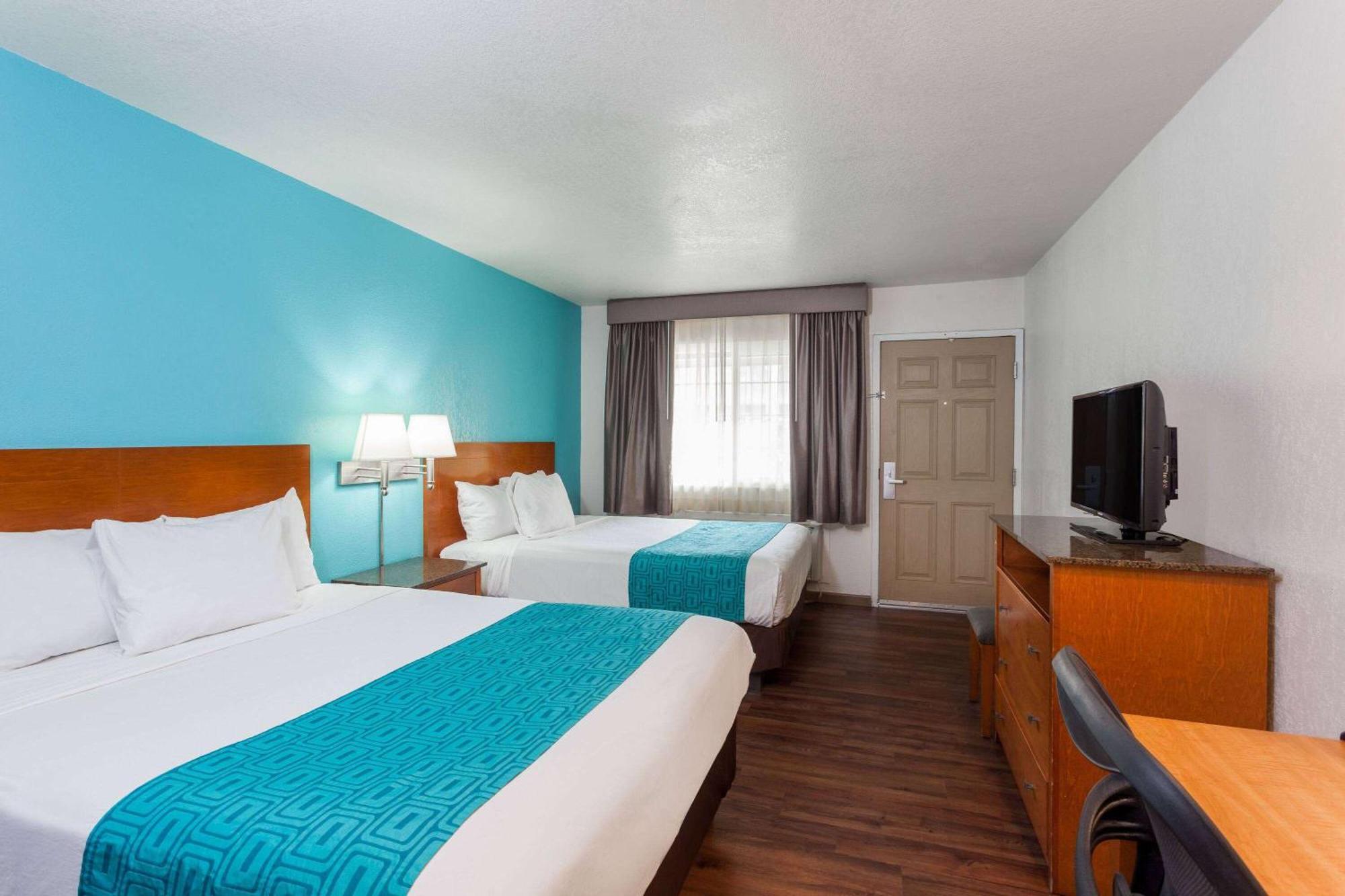Howard Johnson By Wyndham National City/San Diego South Exterior foto